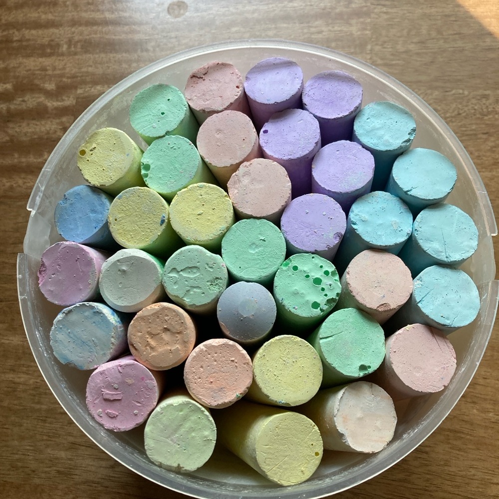 Jumbo Colorful sidewalk Chalk Set - Picture 4 of 5